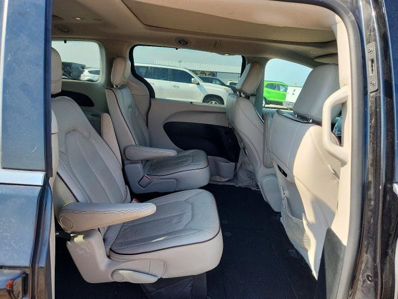 2019 CHRYSLER PACIFICA LIMITED 11