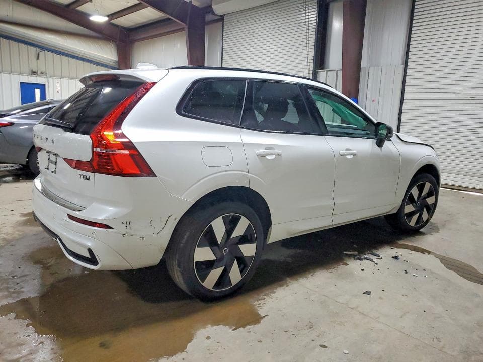 2025 VOLVO XC60 PLUS 3