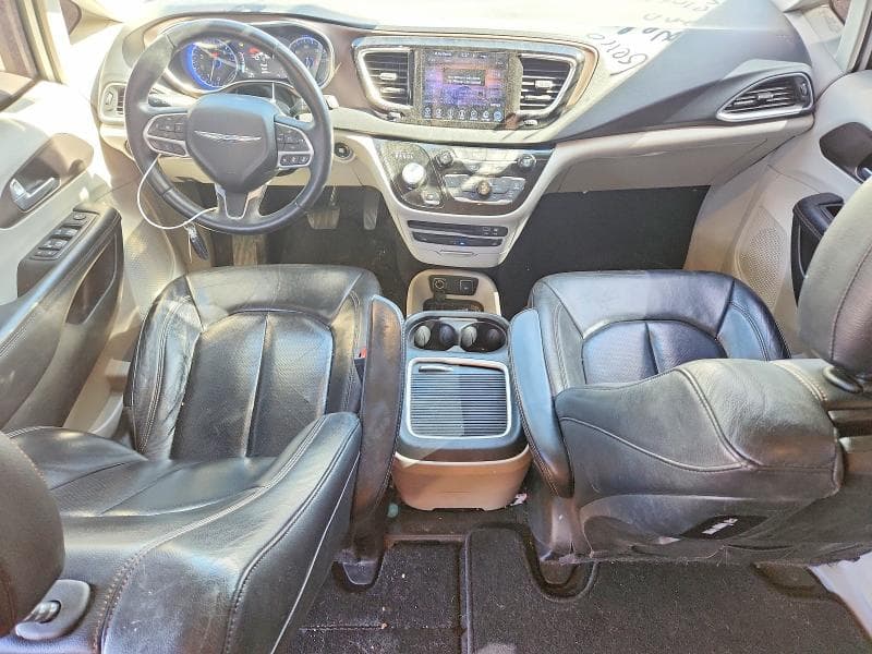 2017 CHRYSLER PACIFICA TOURING L PLUS 8