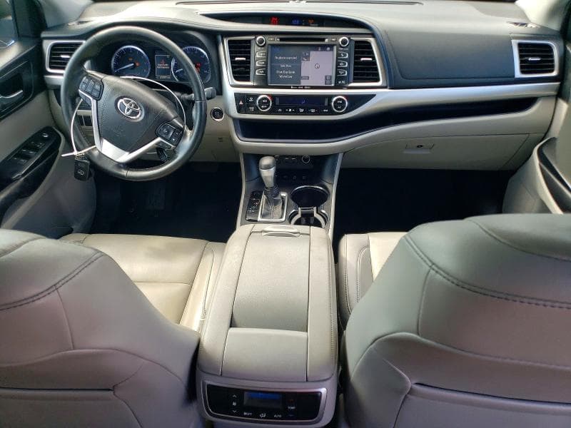 2019 TOYOTA HIGHLANDER XLE 8