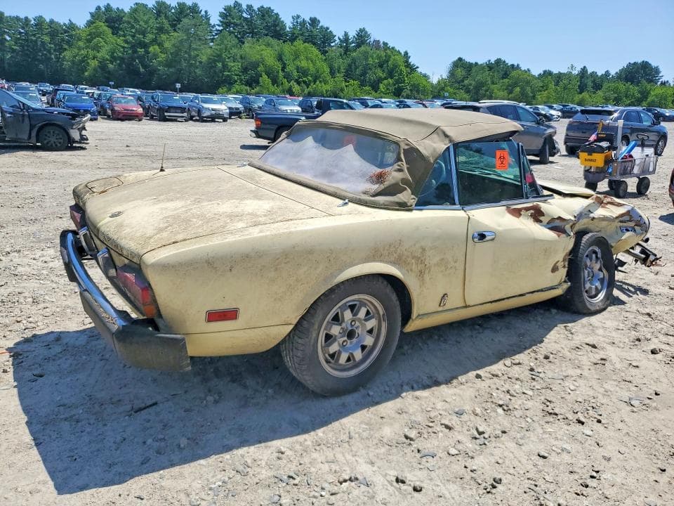 1982 FIAT 124 SPIDER 3