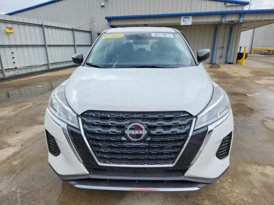 2024 NISSAN KICKS S 5