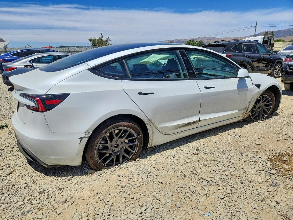 2025 TESLA MODEL 3 3