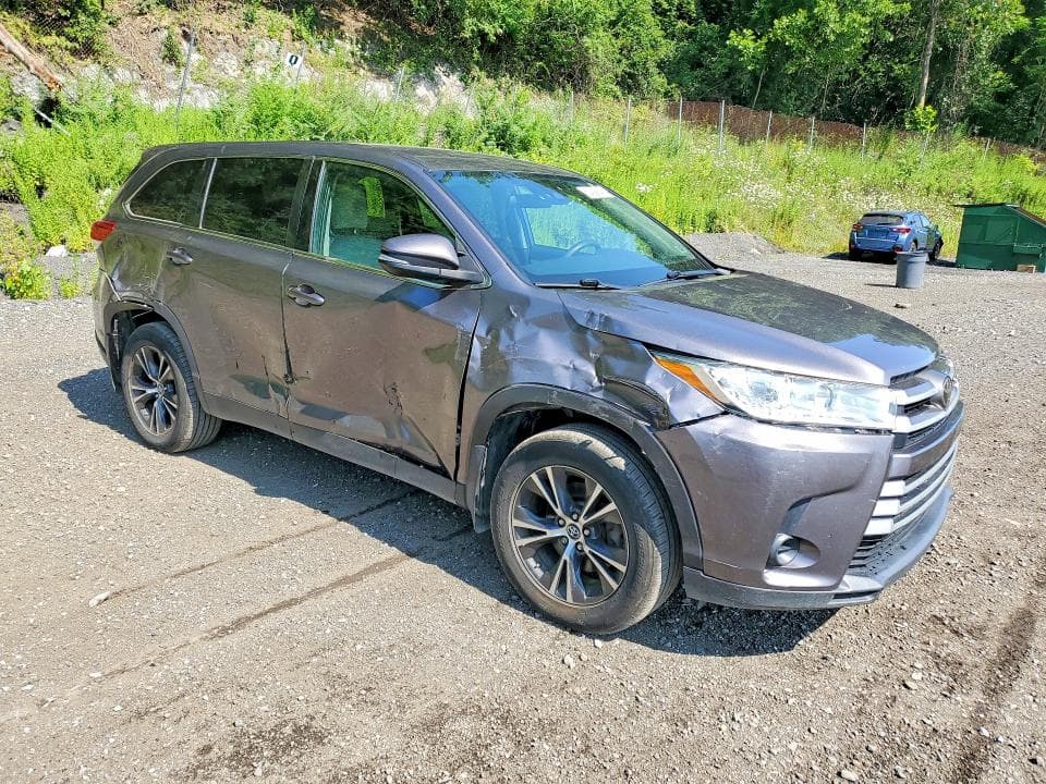 2019 TOYOTA HIGHLANDER LE 4
