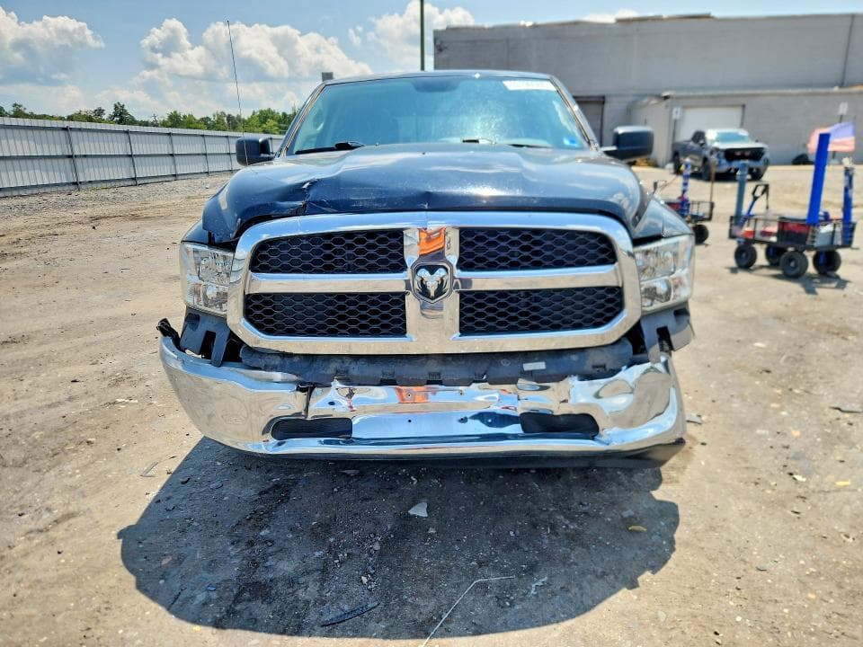 2019 RAM 1500 CLASSIC SLT 5