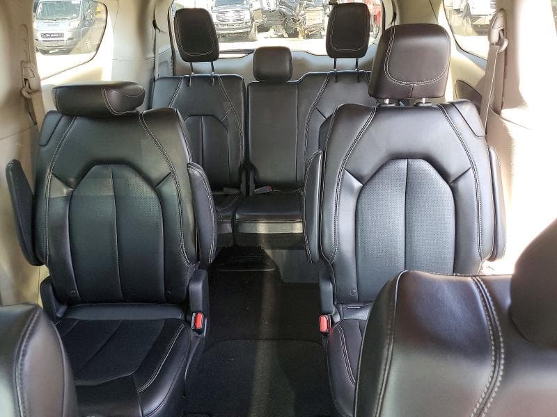 2023 CHRYSLER PACIFICA TOURING L 10