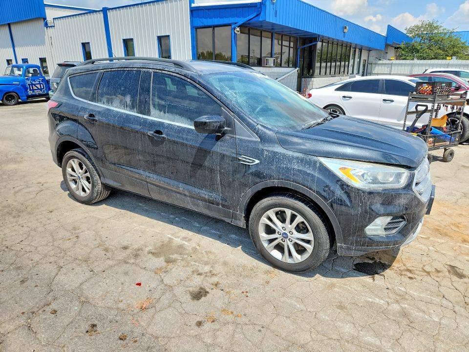 2017 FORD ESCAPE SE 4