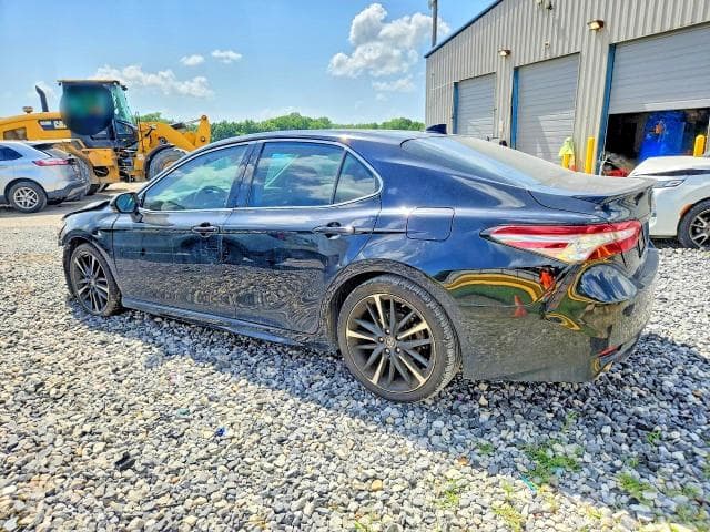 2019 TOYOTA CAMRY XSE 2