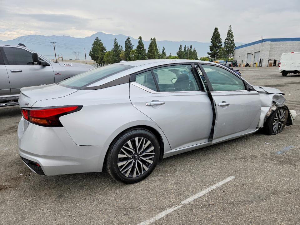 2023 NISSAN ALTIMA SV 3