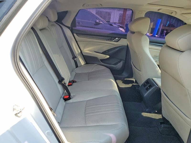 2018 HONDA ACCORD TOURING 10
