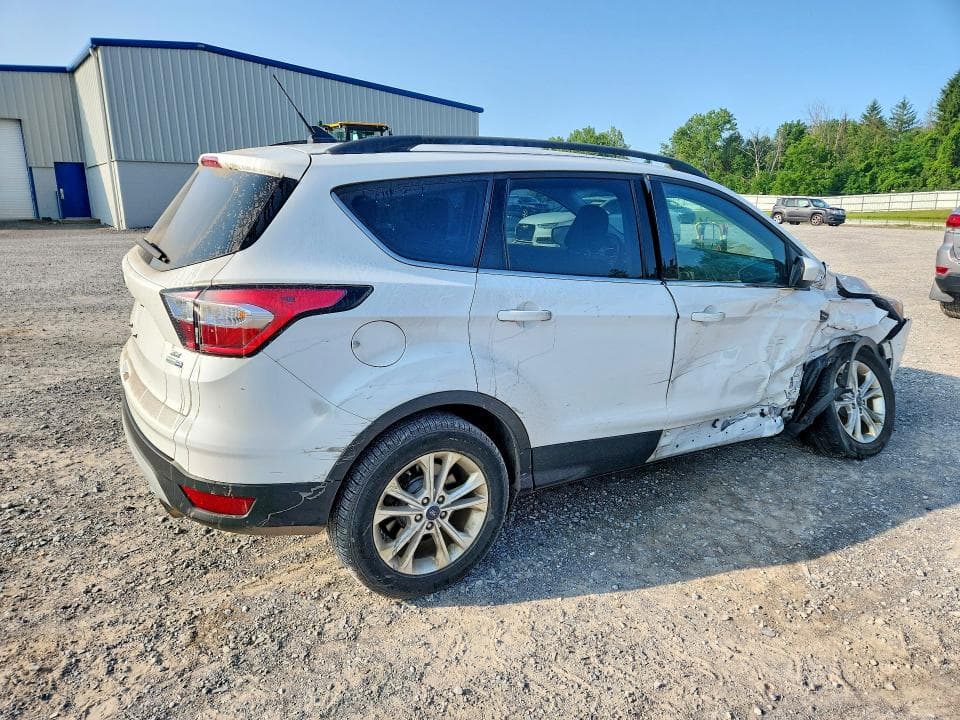 2018 FORD ESCAPE SE 3
