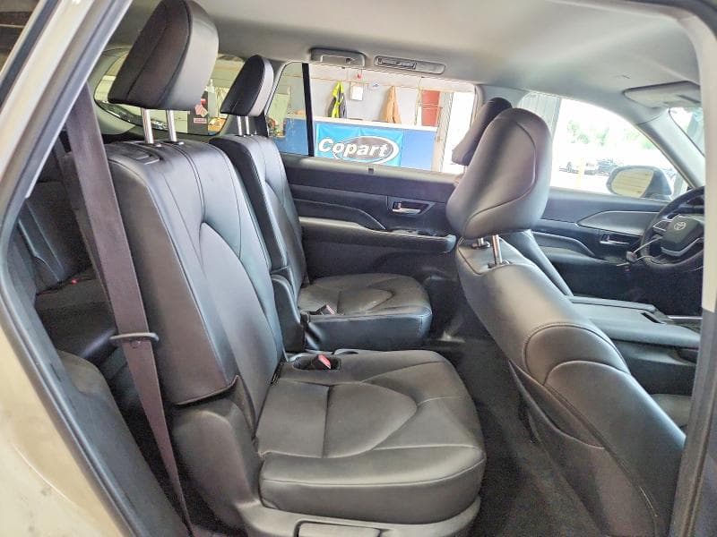 2024 TOYOTA GRAND HIGHLANDER XLE 11