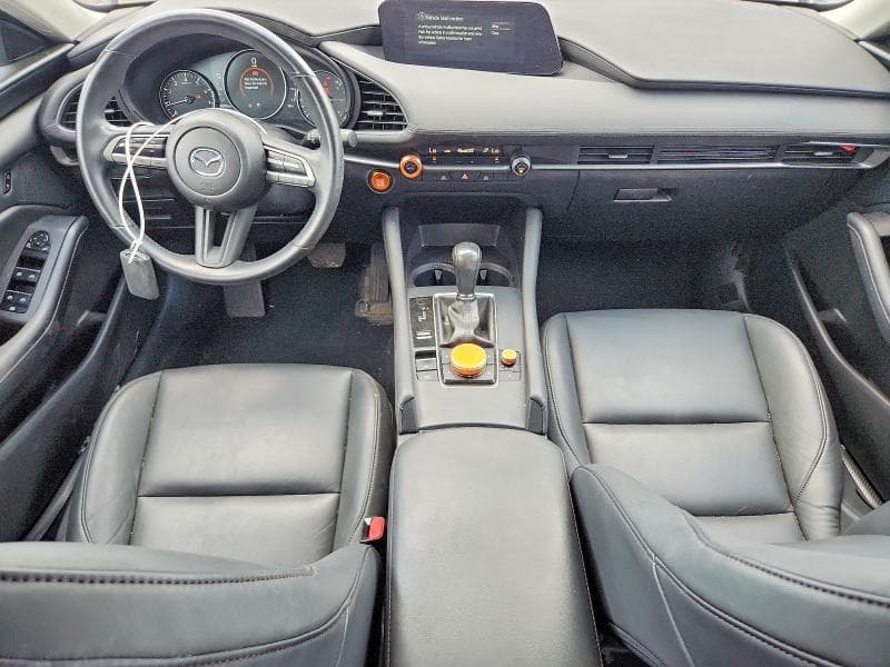 2021 MAZDA 3 SELECT 8