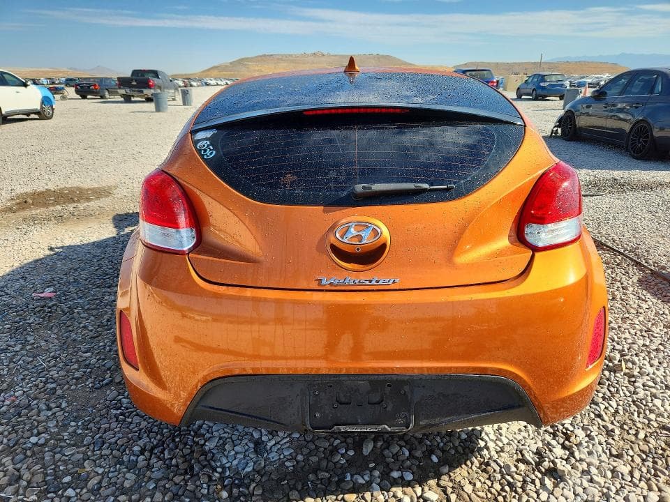 2017 HYUNDAI VELOSTER BASE 6