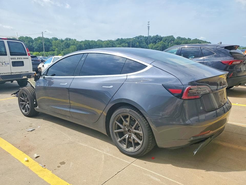 2018 TESLA MODEL 3 2