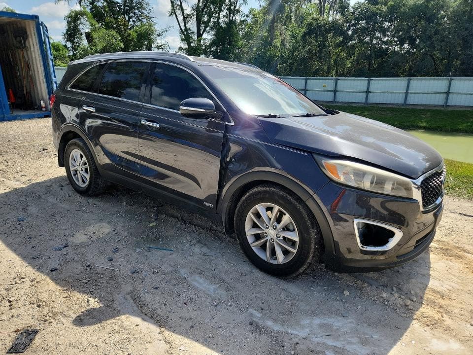 2017 KIA SORENTO LX 4
