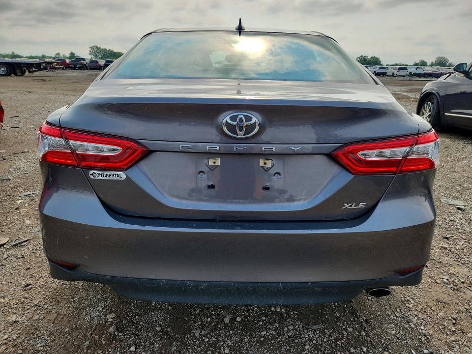 2020 TOYOTA CAMRY XLE 6