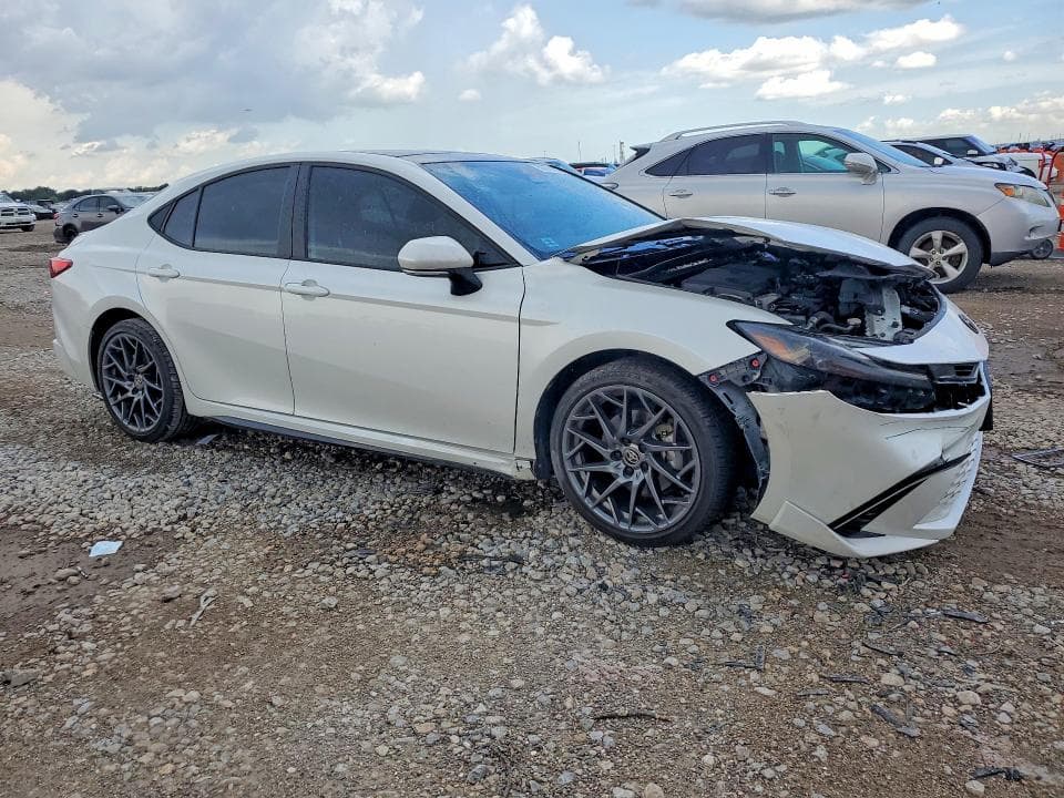 2025 TOYOTA CAMRY XSE 4
