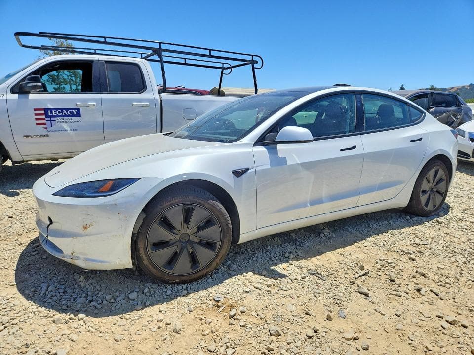 2025 TESLA MODEL 3 - 1