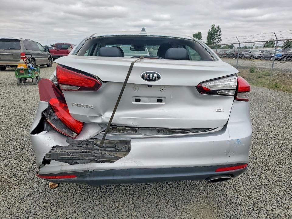 2017 KIA FORTE EX 6