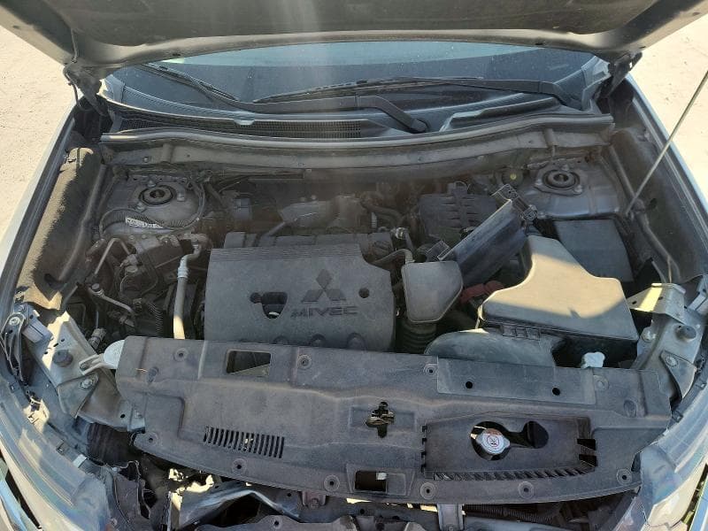 2020 MITSUBISHI OUTLANDER SE 12