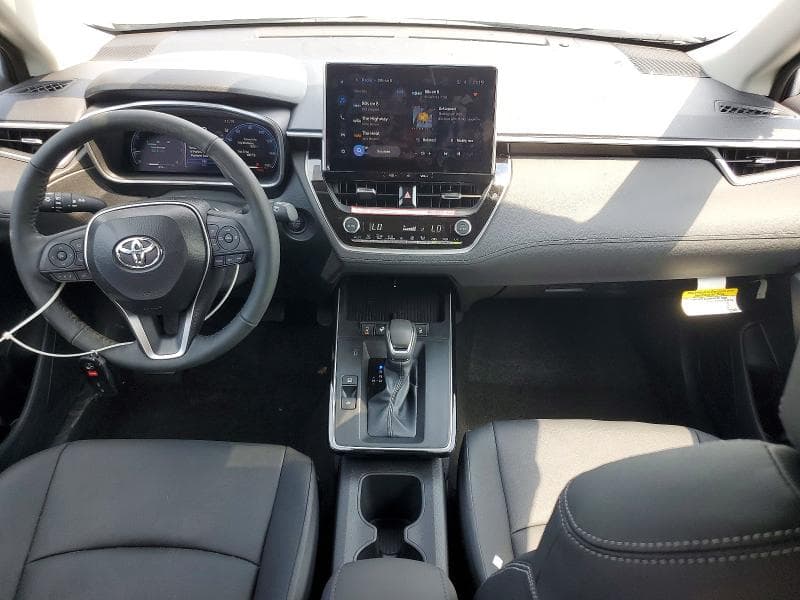 2026 TOYOTA COROLLA CROSS XLE 8