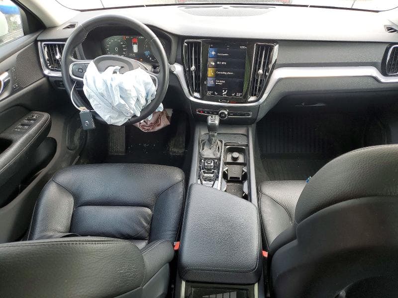 2019 VOLVO V60 T6 MOMENTUM 8