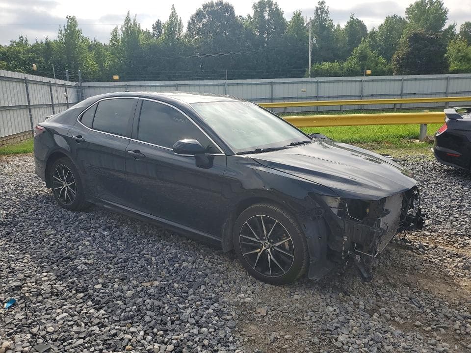 2022 TOYOTA CAMRY SE 4