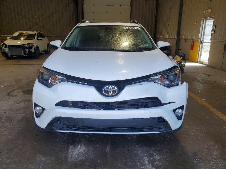 2017 TOYOTA RAV4 XLE 5