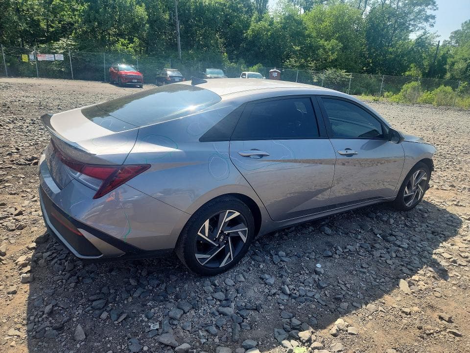 2025 HYUNDAI ELANTRA SEL SPORT 3