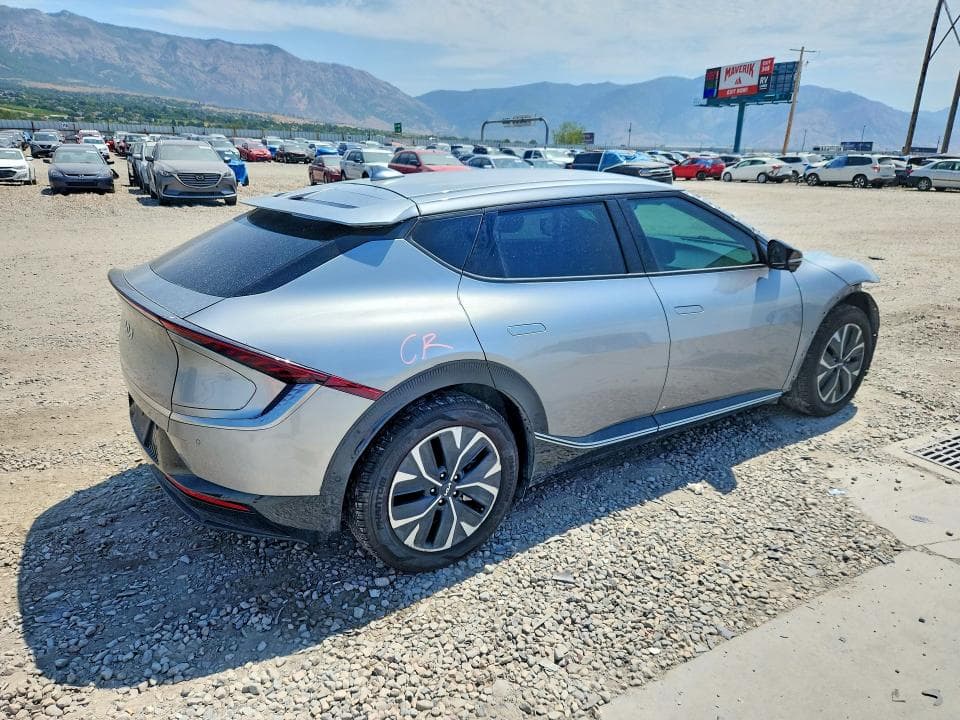 2022 KIA EV6 WIND 3