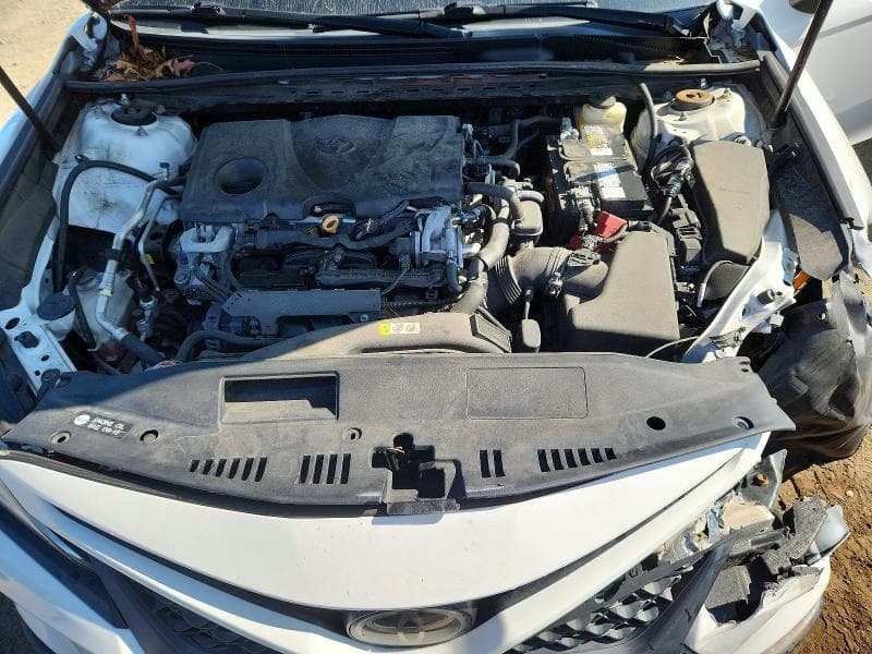 2018 TOYOTA CAMRY SE 11