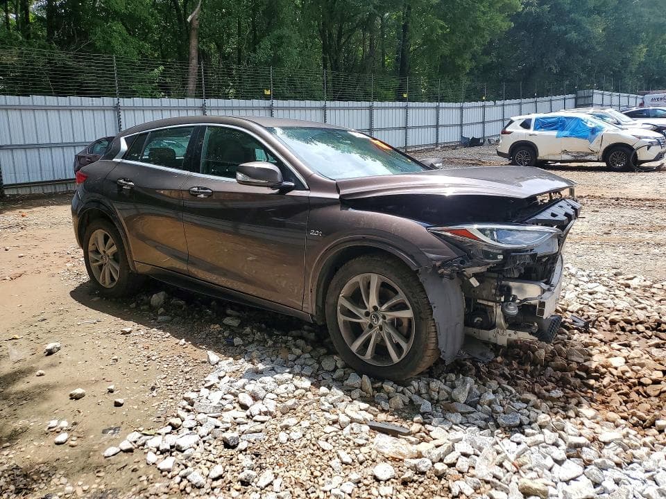 2018 INFINITI QX30 LUXURY 4
