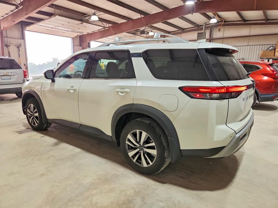 2024 NISSAN PATHFINDER SL 2