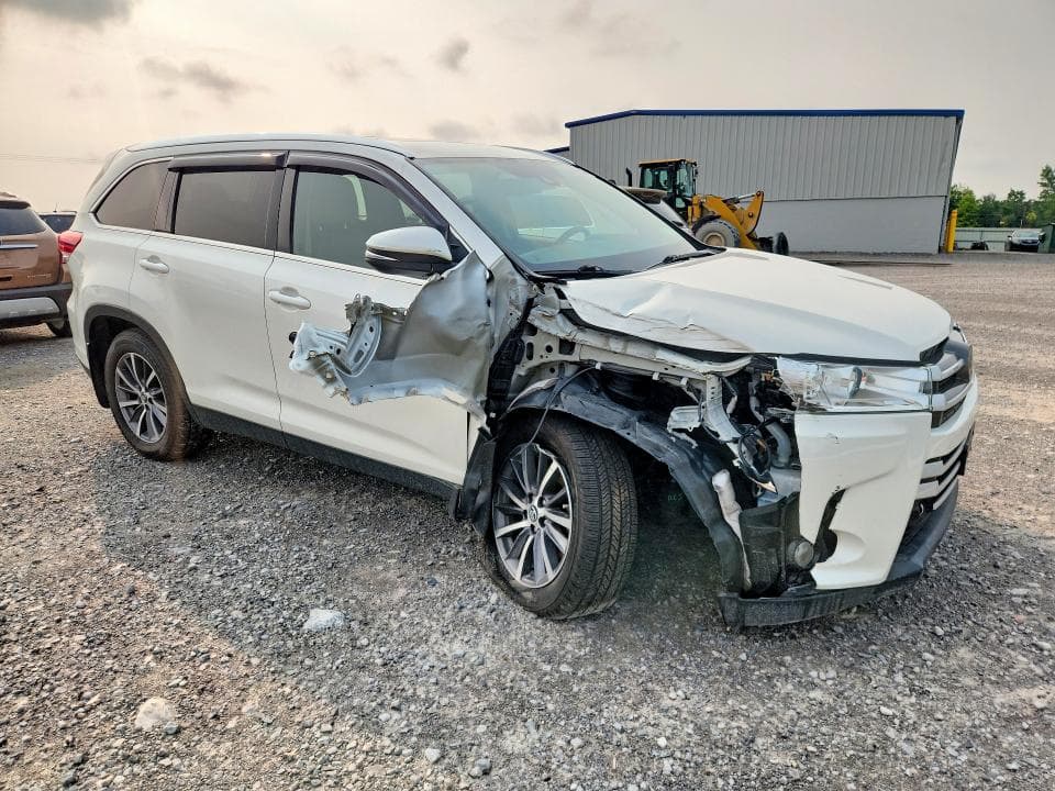 2019 TOYOTA HIGHLANDER XLE 4