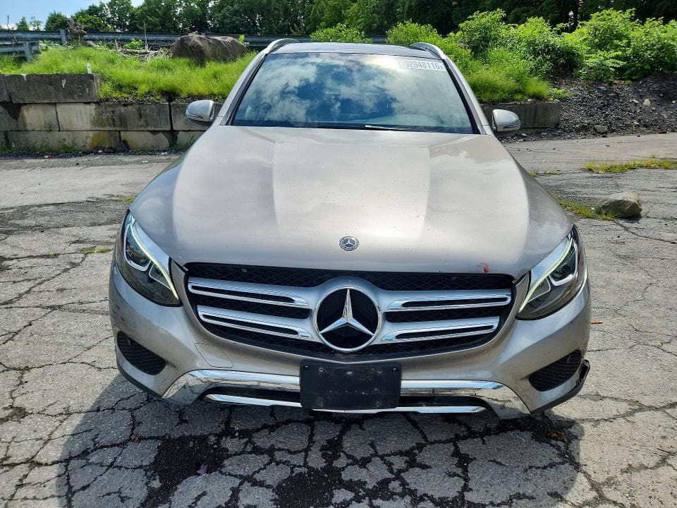 2019 MERCEDES-BENZ GLC 300 4MATIC 5