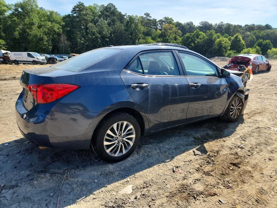 2017 TOYOTA COROLLA XLE 3
