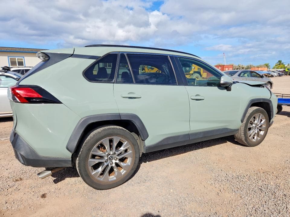 2021 TOYOTA RAV4 XLE PREMIUM 3