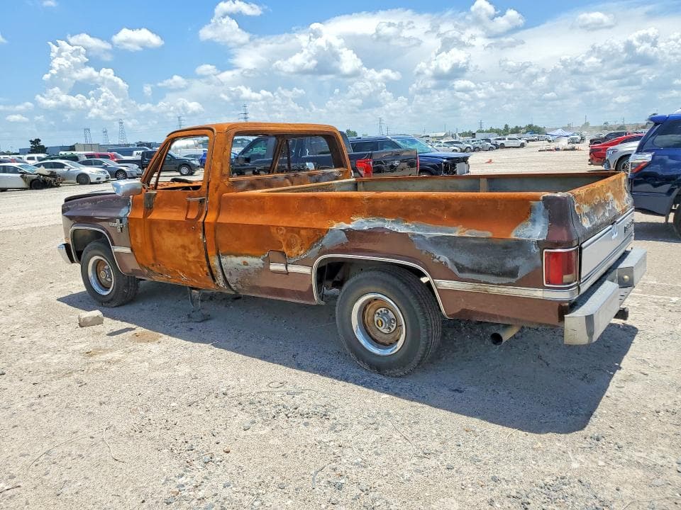 1983 CHEVROLET C10 2