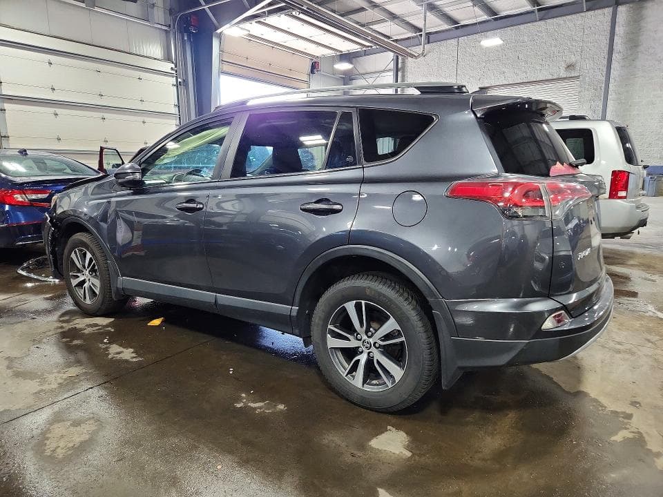 2018 TOYOTA RAV4 XLE 2