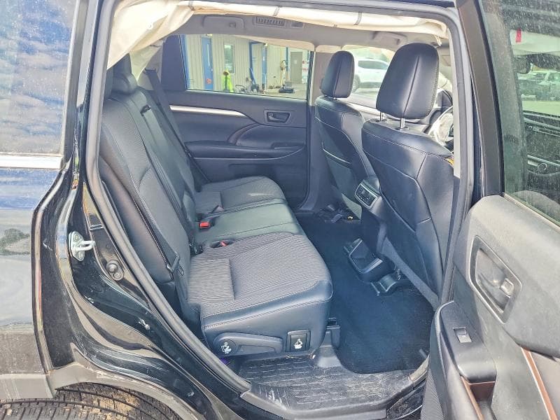 2017 TOYOTA HIGHLANDER LE PLUS 11
