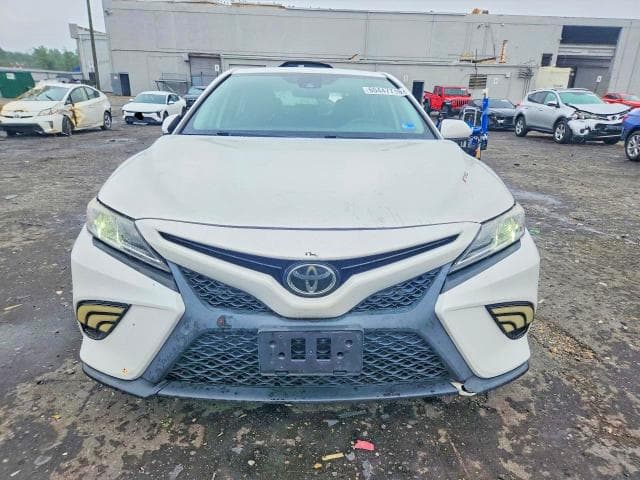 2019 TOYOTA CAMRY SE 5