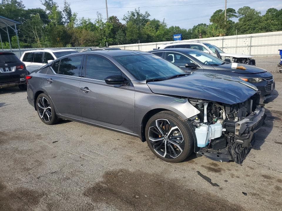 2024 NISSAN ALTIMA SR 4