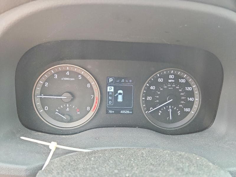2017 HYUNDAI TUCSON SE 9