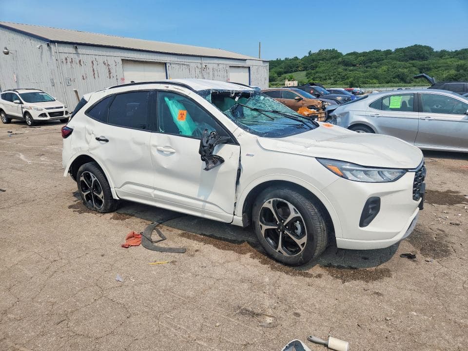2024 FORD ESCAPE ST LINE SELECT 4