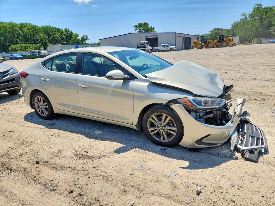 2018 HYUNDAI ELANTRA SEL 4