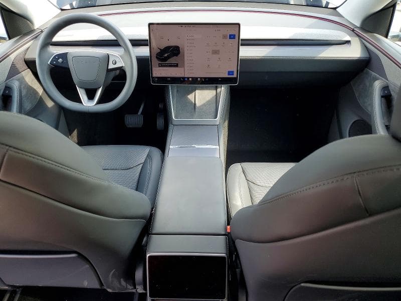 2026 TESLA MODEL Y 8