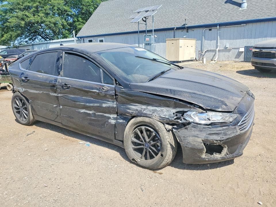 2020 FORD FUSION SE 4
