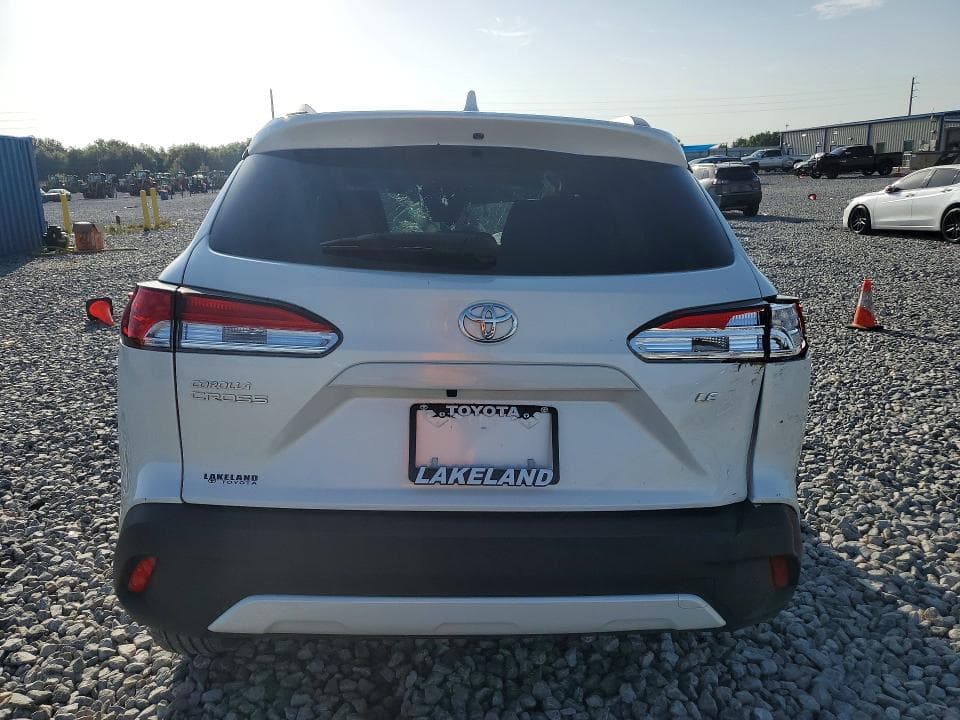 2024 TOYOTA COROLLA CROSS LE 6