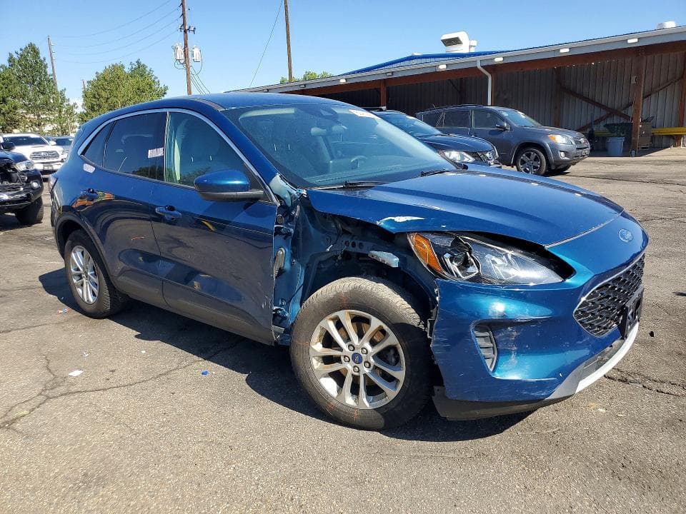 2020 FORD ESCAPE SE 4